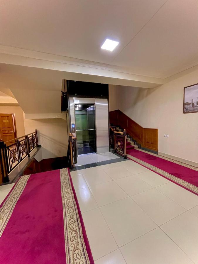 Hotel Plaza Viktoria Gyumri Esterno foto