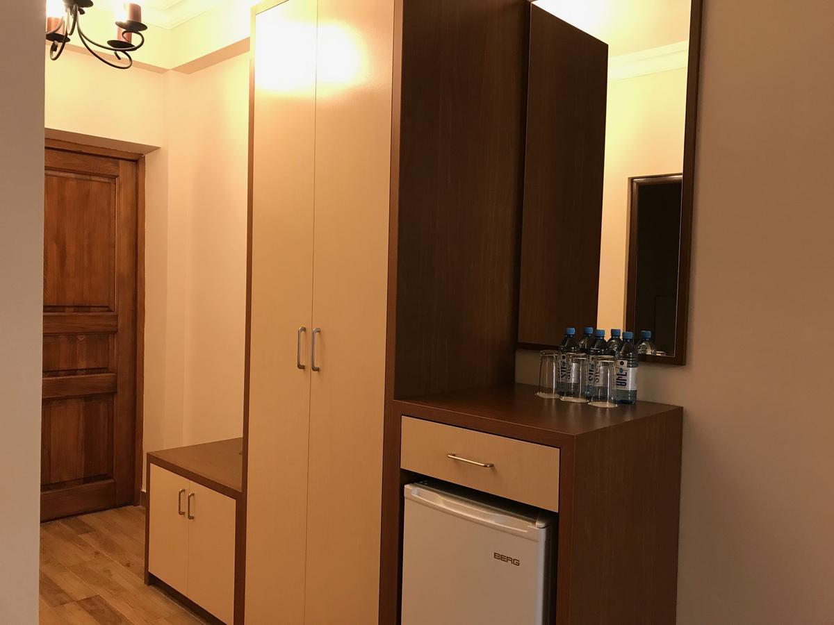 Hotel Plaza Viktoria Gyumri Esterno foto