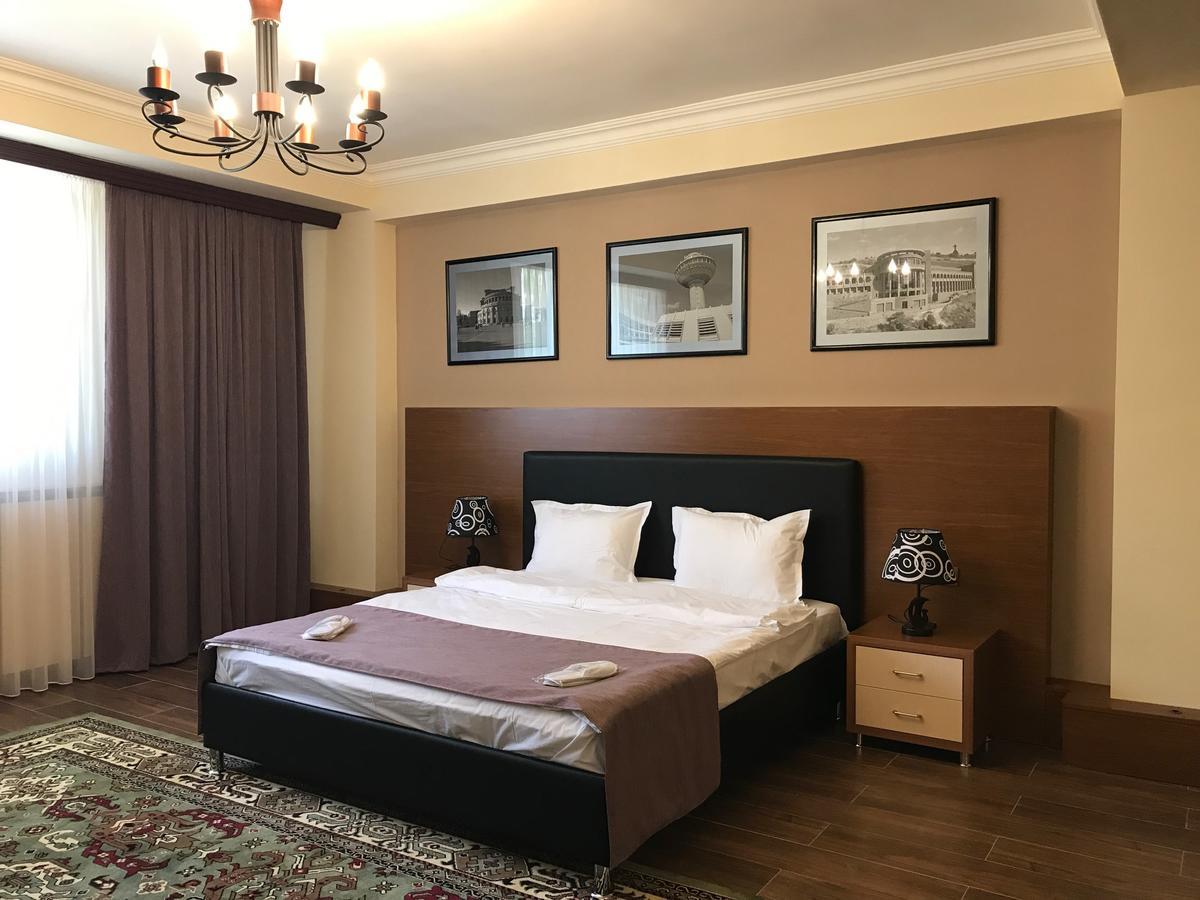 Hotel Plaza Viktoria Gyumri Esterno foto