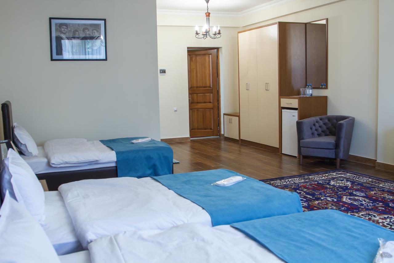 Hotel Plaza Viktoria Gyumri Esterno foto