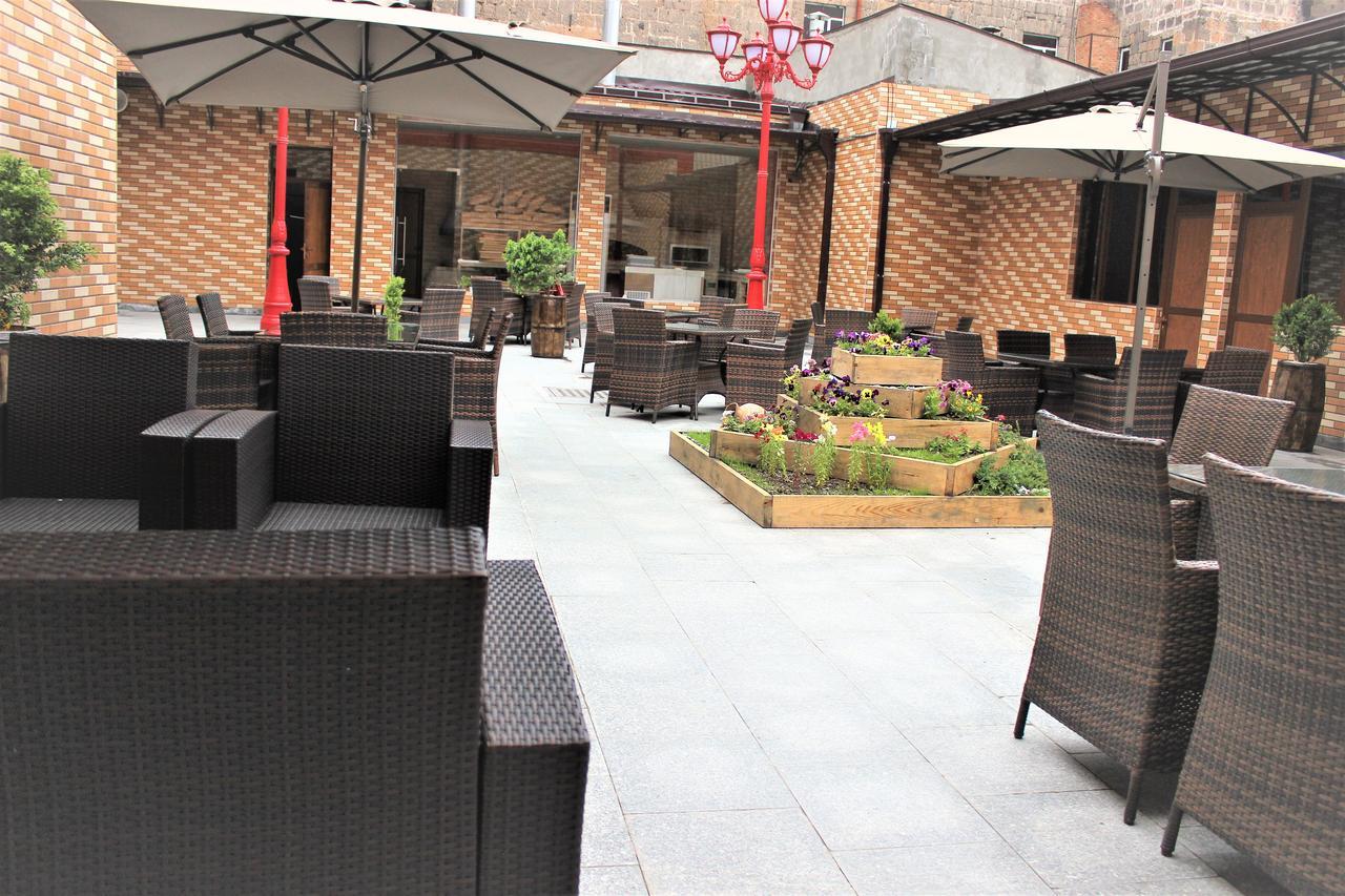 Hotel Plaza Viktoria Gyumri Esterno foto